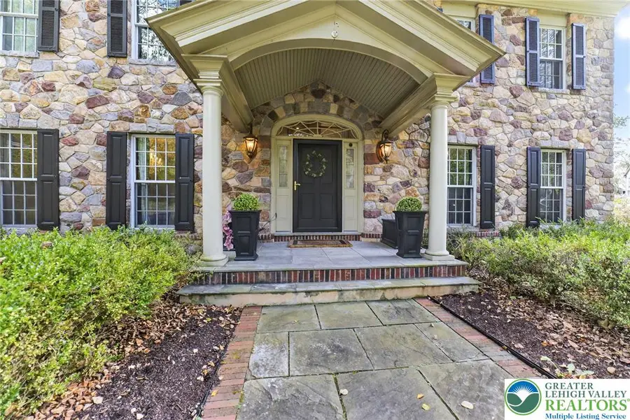 5765 Valley Stream Drive, Buckingham, PA 18902 - Image #3