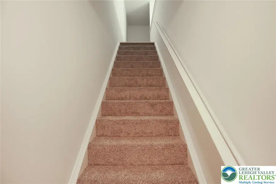 1037 Village Round #L, Wescosville, PA 18106 - Image #3