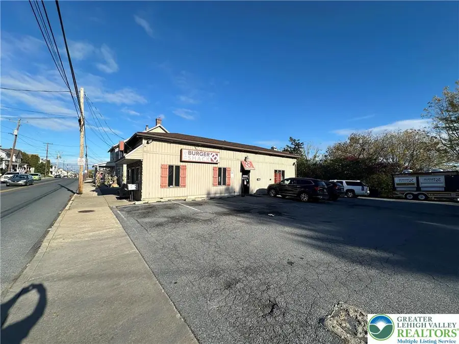 2011 N 1st Avenue, Whitehall, PA 18052 - Image #2