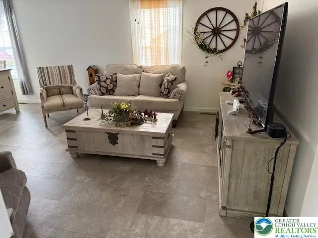 7468 Continental, Trexlertown, PA 18087 - Image #3