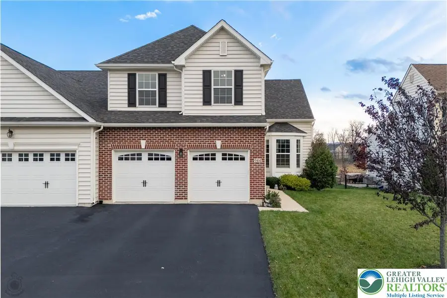 944 Swallow Tail Lane, Breinigsville, PA 18031 - Image #2