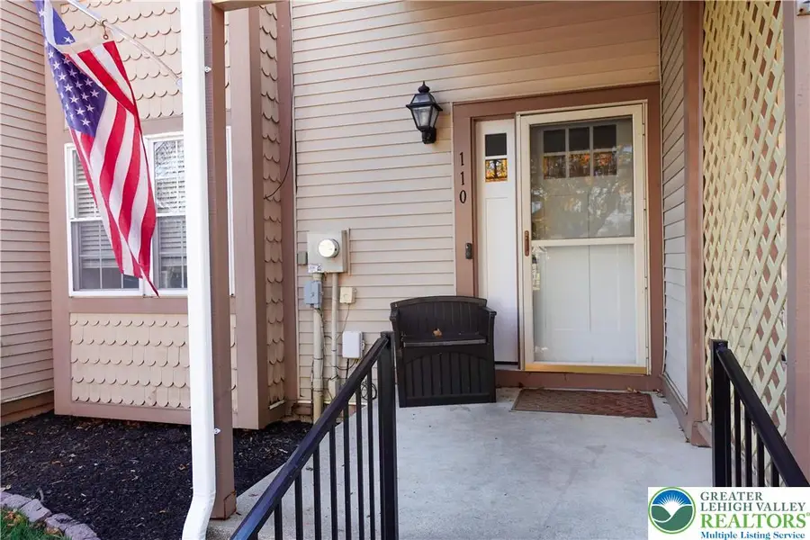 110 Independence Court, Bethlehem Township, PA 18020 - Image #2