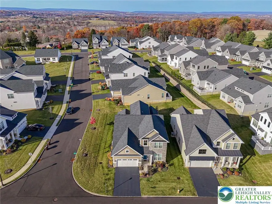 4027 Shefs Way, North Whitehall Township, PA 18104 - Image #3