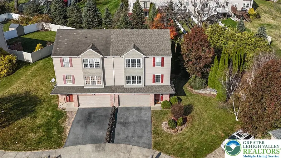 715 White Circle, Allen, PA 18067 - Image #2