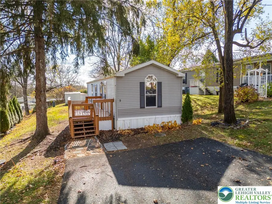 5 Woodview Court, Moore Township, PA 18014 - Image #2