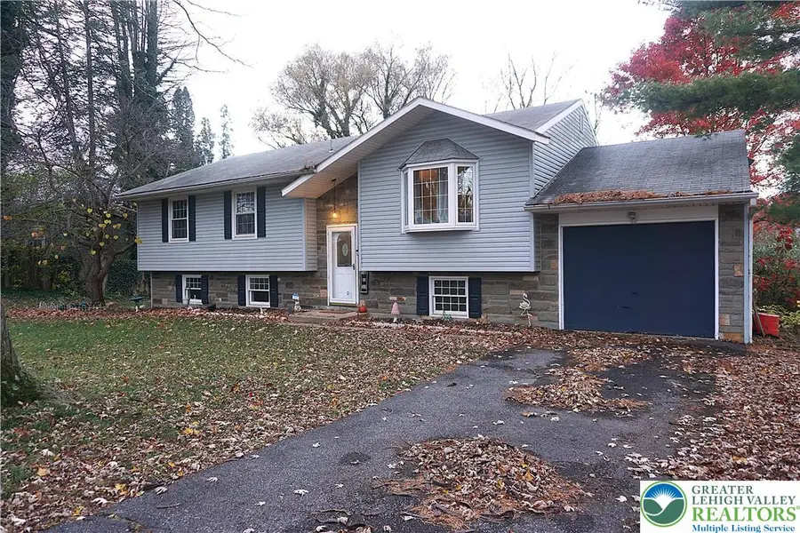 2316 Wagon Wheel Drive, Forks Township, PA 18040 - Image #2