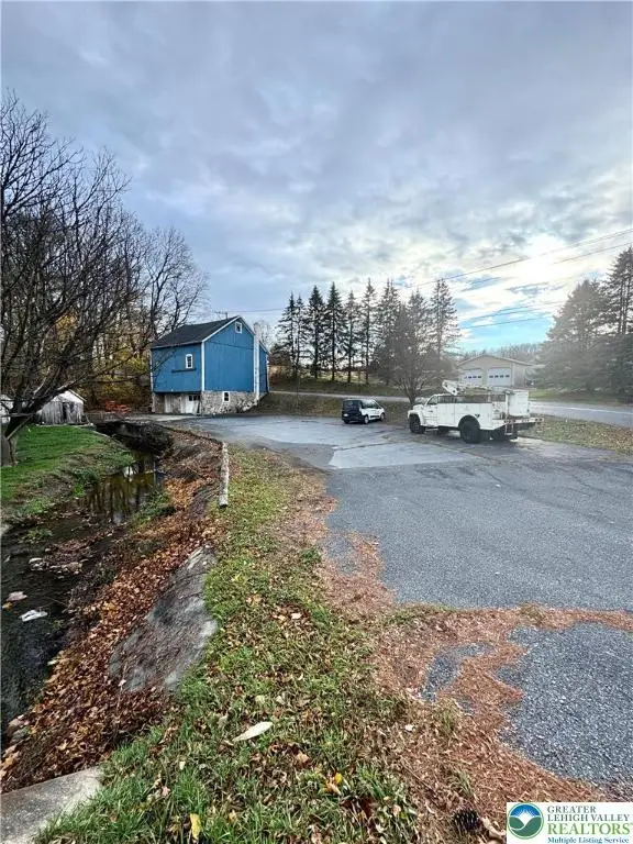 4856 Huckleberry Road, South Whitehall Township, PA 18069 - Image #3