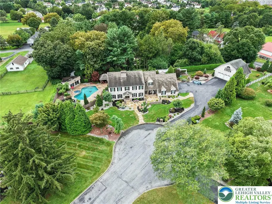 8 Harding Court, Bethlehem Township, PA 18045 - Image #3