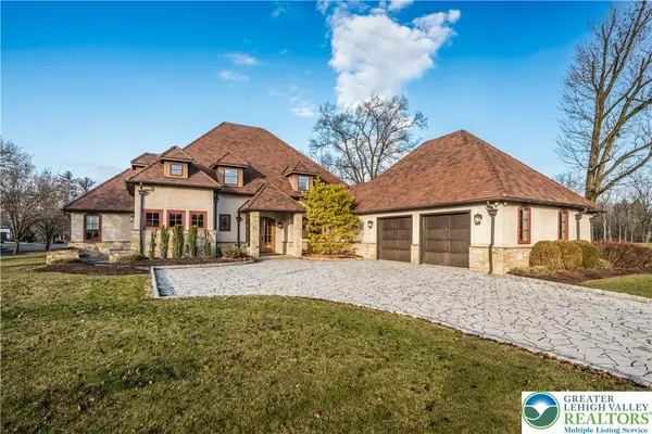 2687 Avenue Du Vlg, Upper Saucon Twp, PA 18015