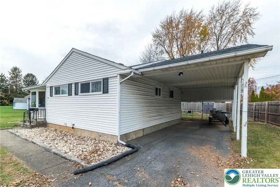 2152 Blossom Lane, Bethlehem, PA 18018 - Image #2