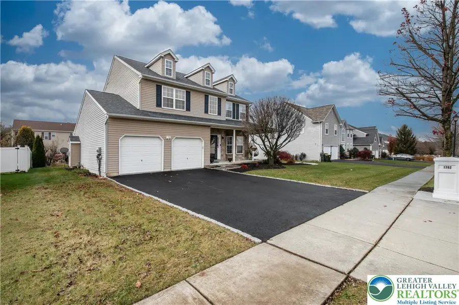 1702 Windmill Lane, Breinigsville, PA 18031 - Image #2