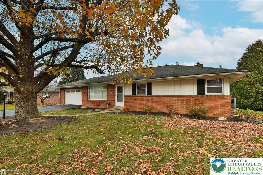 1327 Cobbler Lane, Upper Macungie, PA 18104 - Image #2