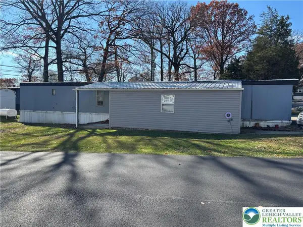 3 Tribe Lane, Wind Gap Boro, PA 18091