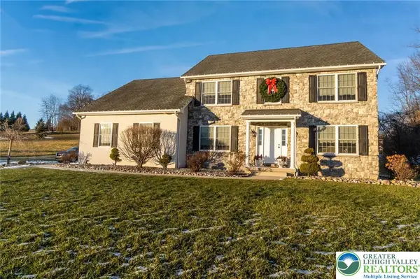 33 Starseed Drive, Washington Twp, PA 18013