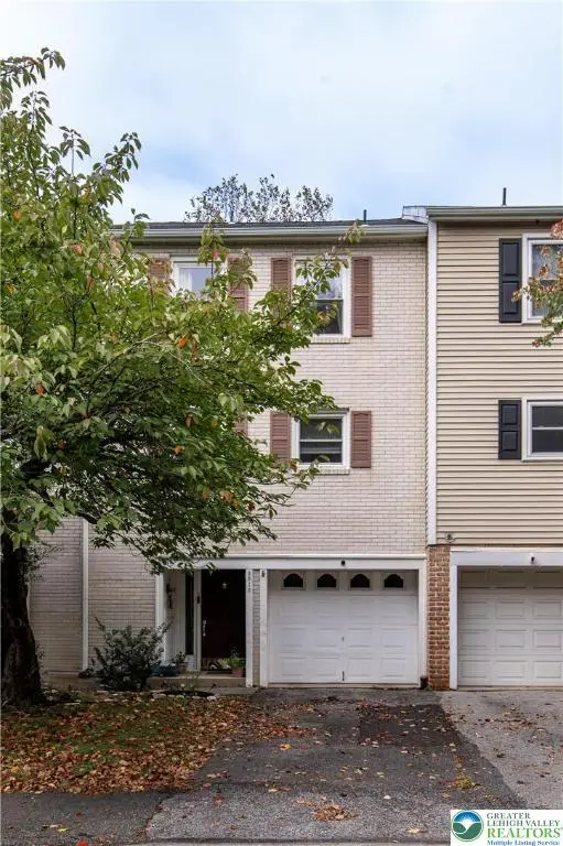 8315 Countryside Lane, Fogelsville, PA 18051 - Image #1