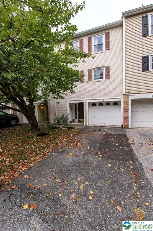 8315 Countryside Lane, Fogelsville, PA 18051 - Image #2