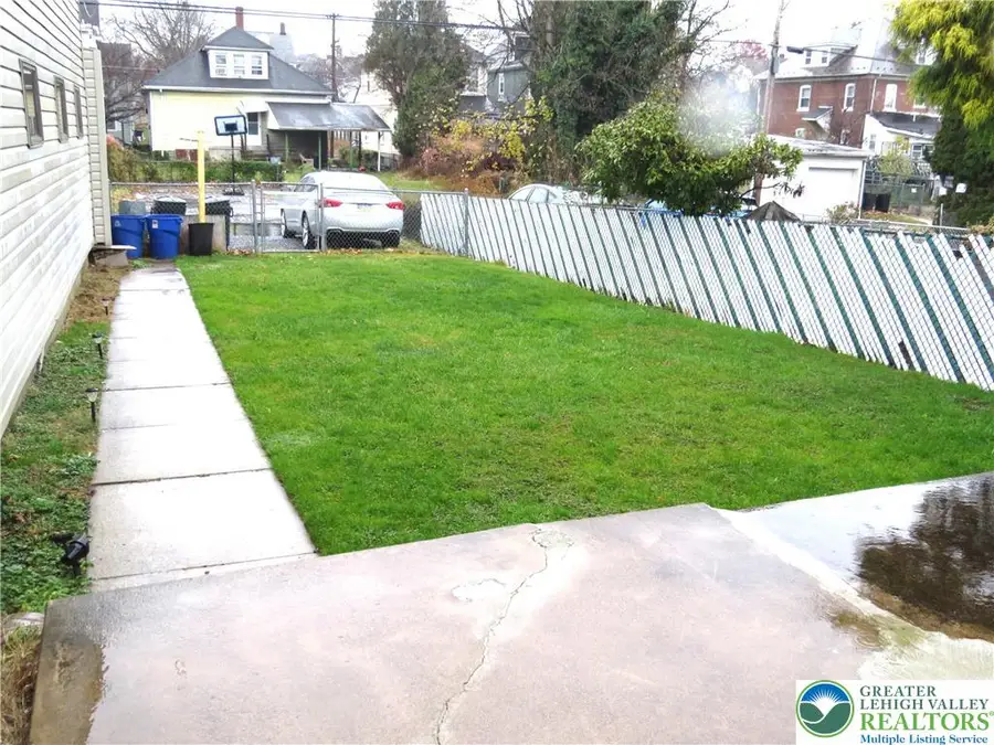 126 E Nesquehoning Street, Easton, PA 18042 - Image #3