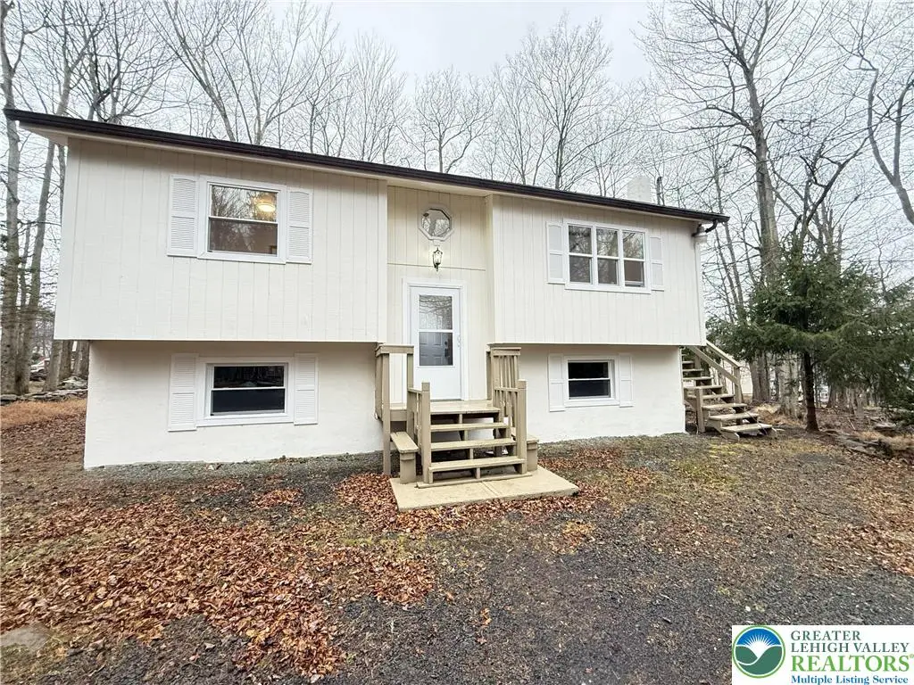 8066 Red Squirrel Drive, Coolbaugh Township, PA 18466 - Image #1
