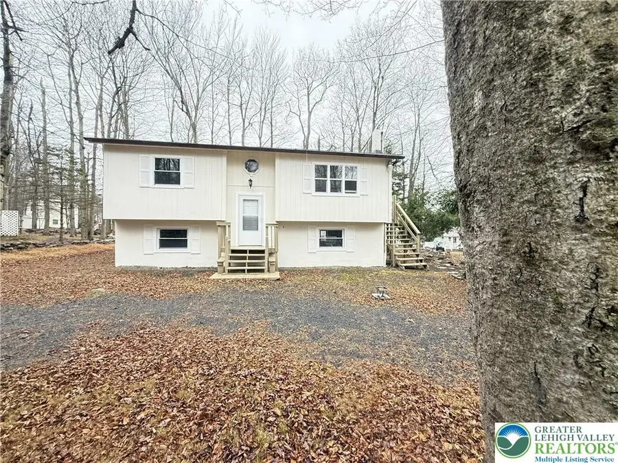 8066 Red Squirrel Drive, Coolbaugh Township, PA 18466 - Image #2