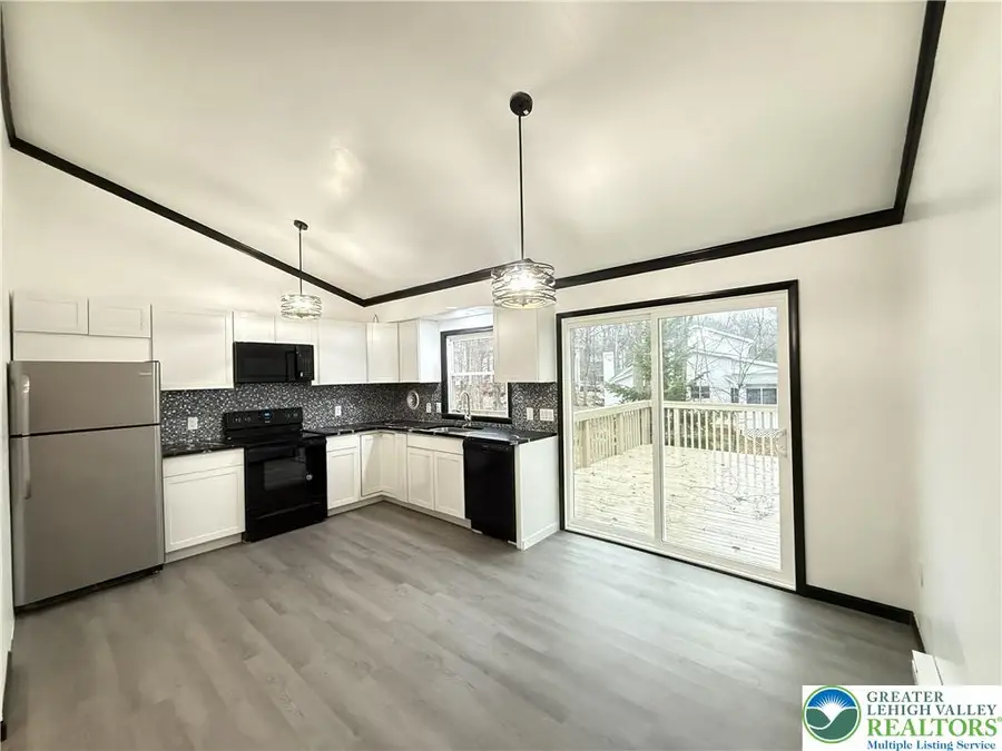 8066 Red Squirrel Drive, Coolbaugh Township, PA 18466 - Image #3