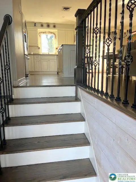 2820 Green Acres Drive, Dorneyville, PA 18103 - Image #2