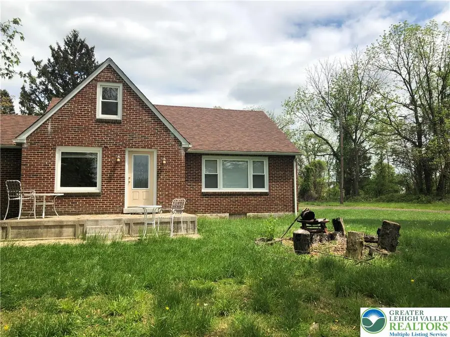 1931 Meadows Road, Lower Saucon Township, PA 18015 - Image #2