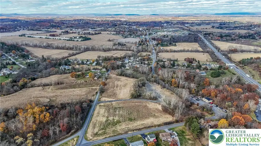 4828 Huckleberry Road, South Whitehall Township, PA 18069 - Image #3