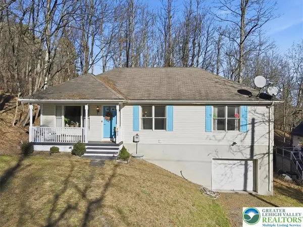 102 Longshore Circle, Smithfield Twp, PA 18302