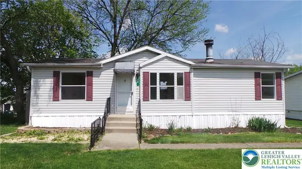 15 Canterbury Court, Forks Twp, PA 18040