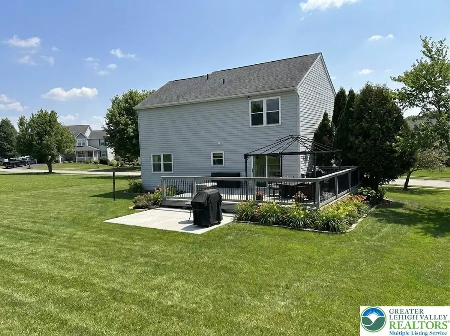 136 Woodview Drive, Trumbauersville, PA 18951 - Image #3