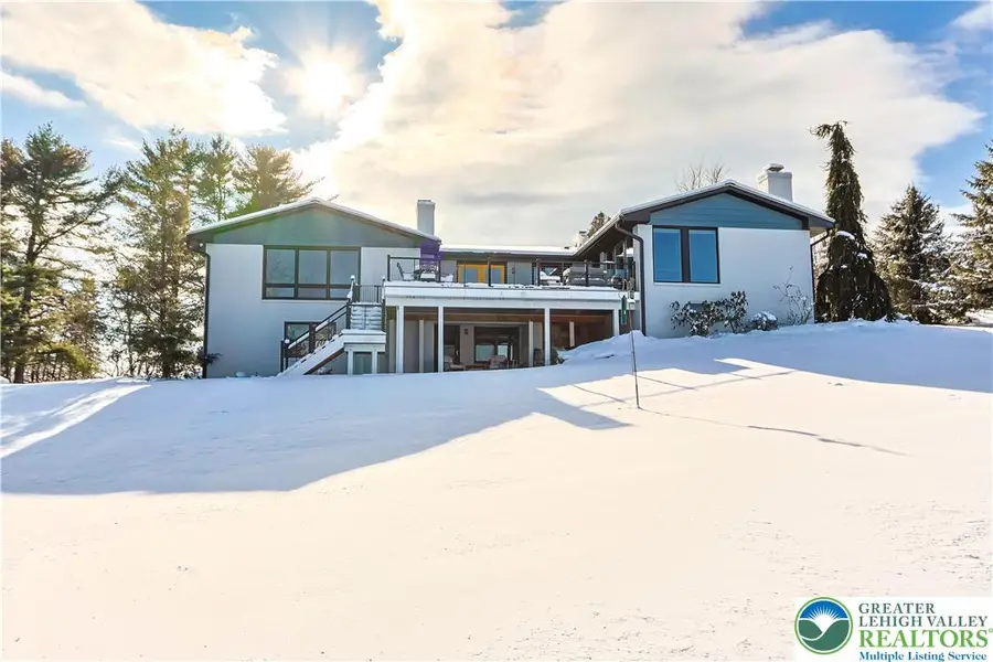 3429 Mountainview Circle, Bethlehem, PA 18017 - Image #2