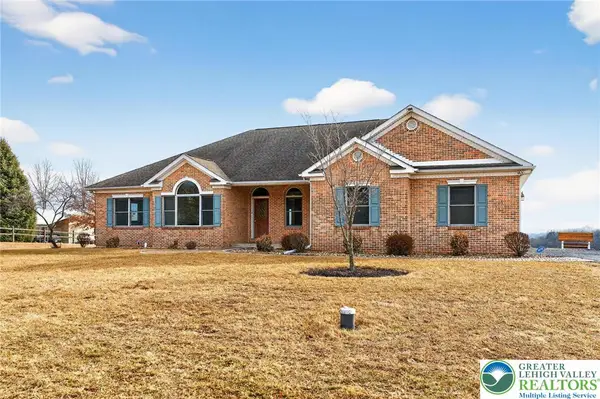 3338 Spring Valley Road, Washington Twp, PA 18080