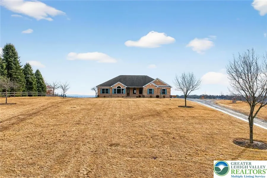 3338 Spring Valley Road, Washington, PA 18080 - Image #3