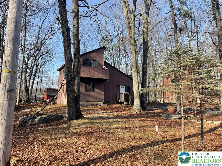 15 Hilltop Circle, Middle Smithfield Township, PA 18302 - Image #2