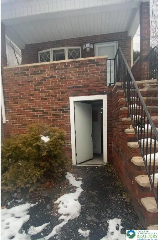 215 E Cherry Street, Shenandoah, PA 17976 - #2