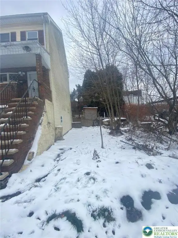 215 E Cherry Street, Shenandoah, PA 17976 - #3