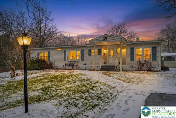 4 Woodsdale Court, Moore Twp, PA 18014