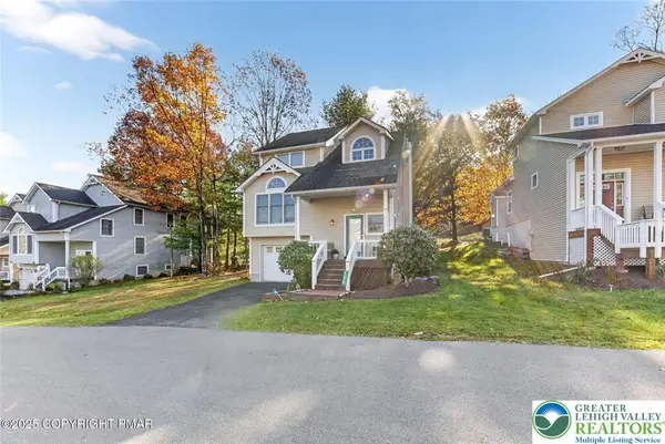 230 Hawthorne Village Court, Middle Smithfield Twp, PA 18302