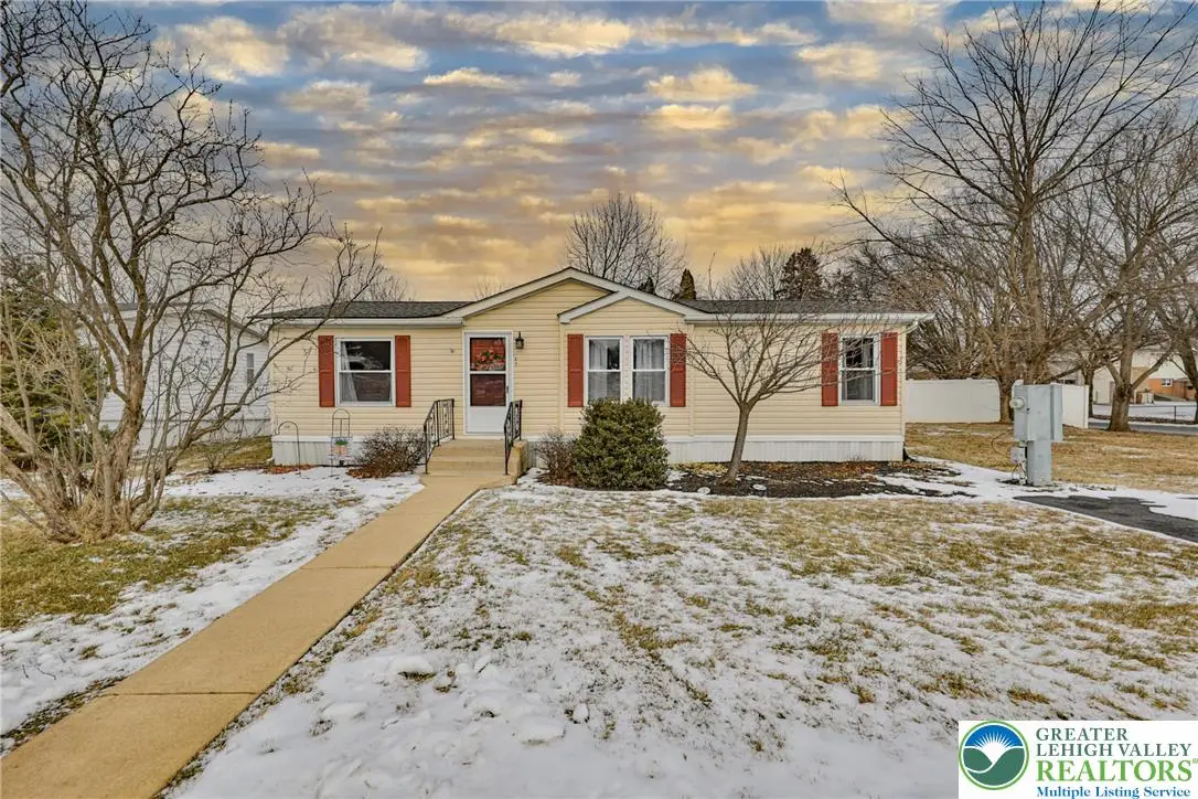 17 Canterbury Court, Forks Township, PA 18040 - Image #1