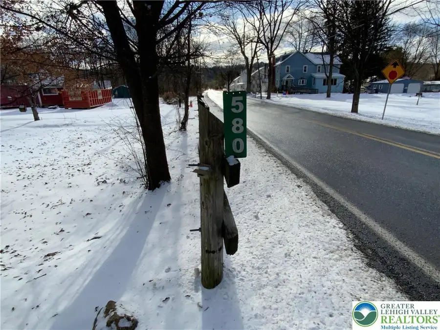 580 Gilbert Road, Gilbert, PA 18331 - Image #2