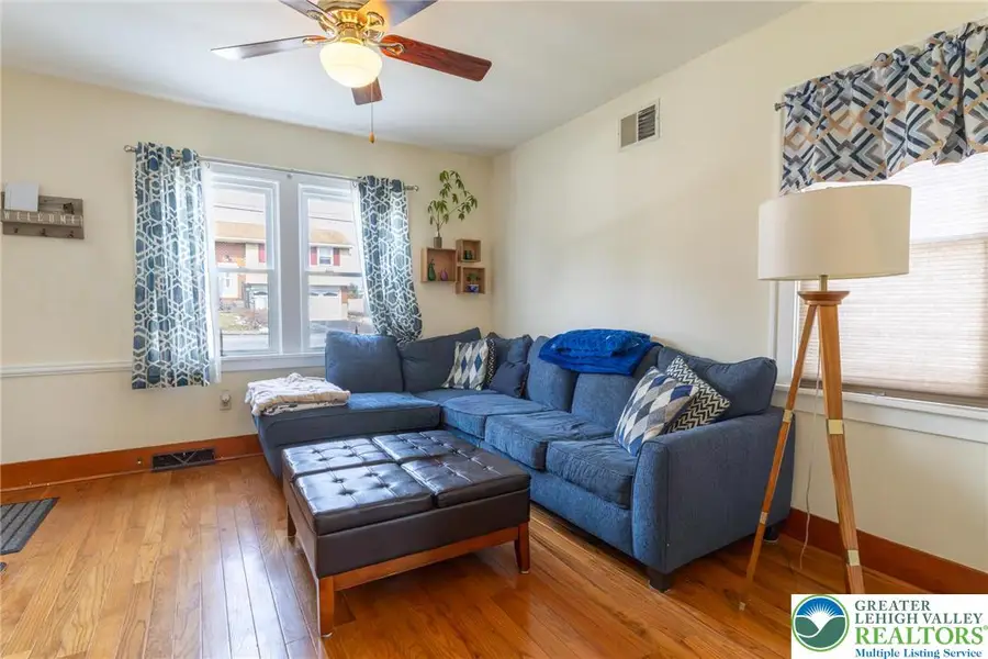 2732 Oregon Street, Palmer Township, PA 18045 - Image #2