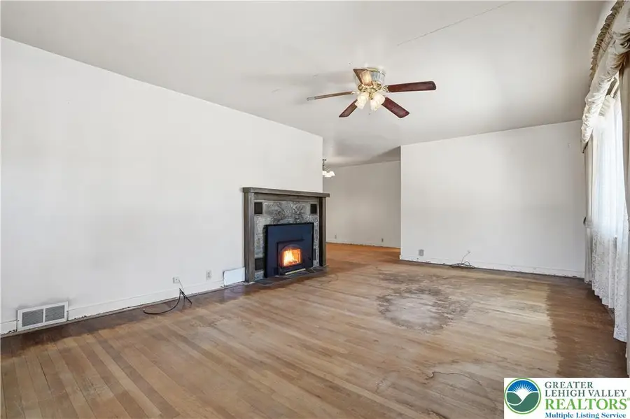 4070 W Hopewell Road, Upper Saucon, PA 18034 - #3