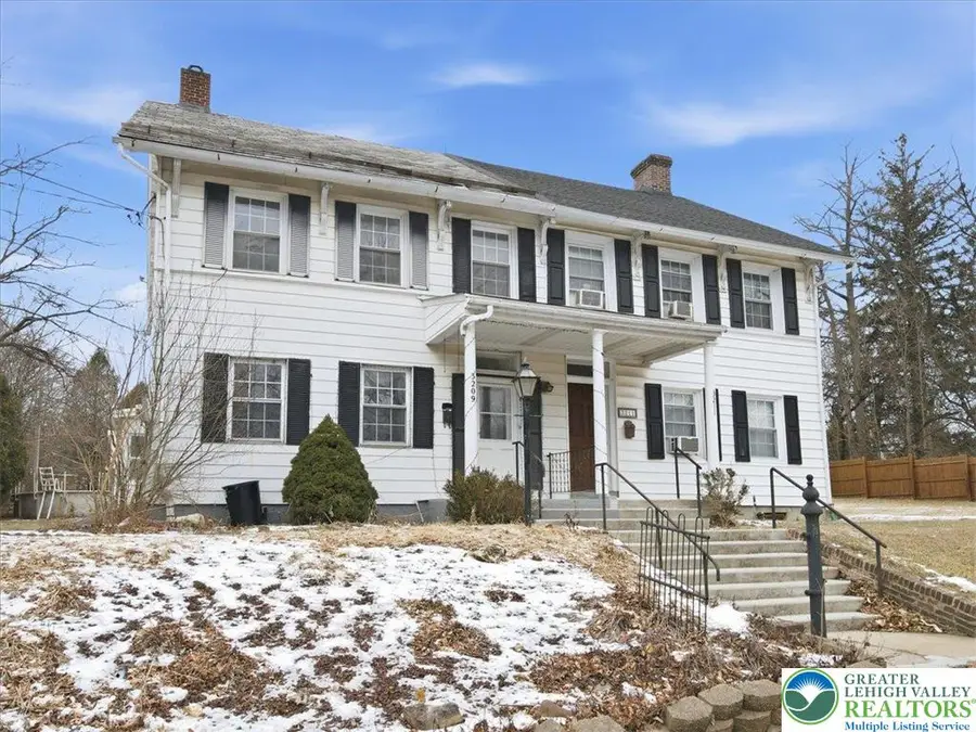 3209 N Front Street, Hokendauqua, PA 18052 - #3