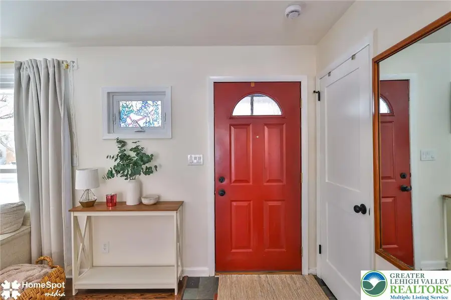 2227 W Woodlawn Street, South Whitehall Township, PA 18104 - Image #3