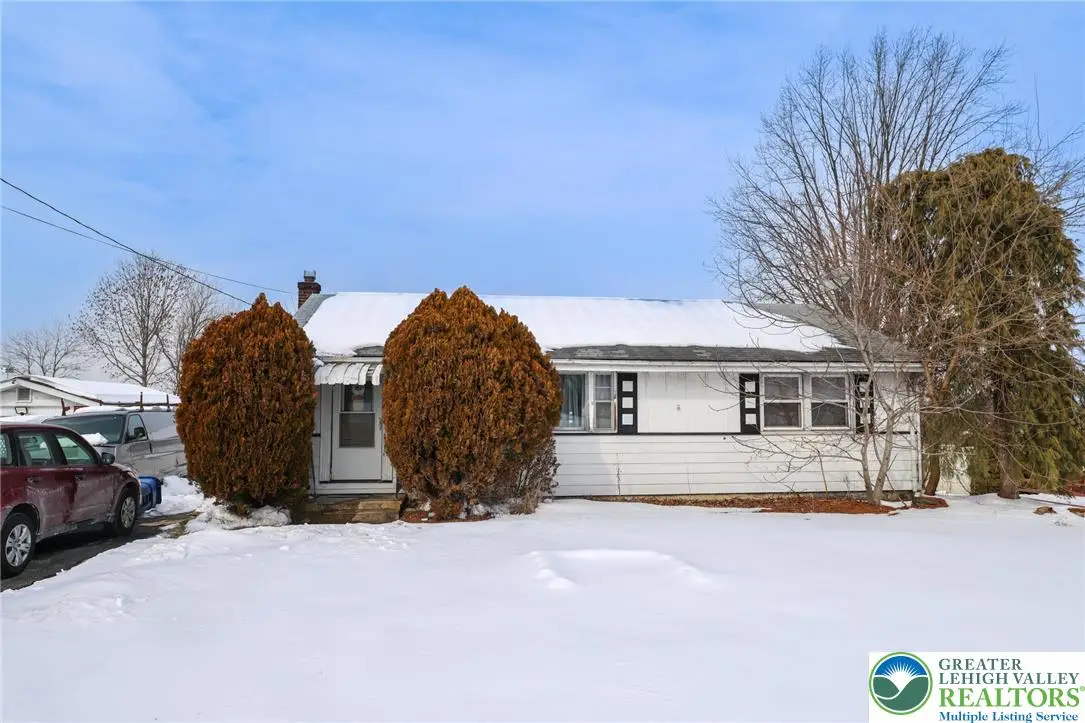 916 Race Street, Catasauqua, PA 18032 - #1