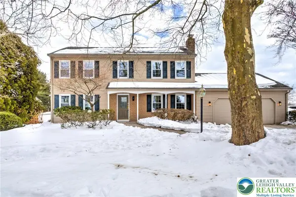 7908 Woodsbluff Run, Upper Macungie Twp, PA 18051