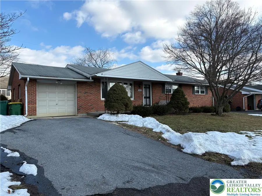 1315 Oak Drive, Macungie, PA 18062 - #2