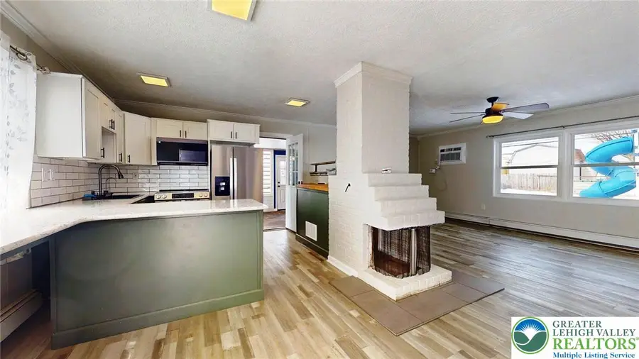 11 Easter Lane, Levittown, PA 19054 - #3