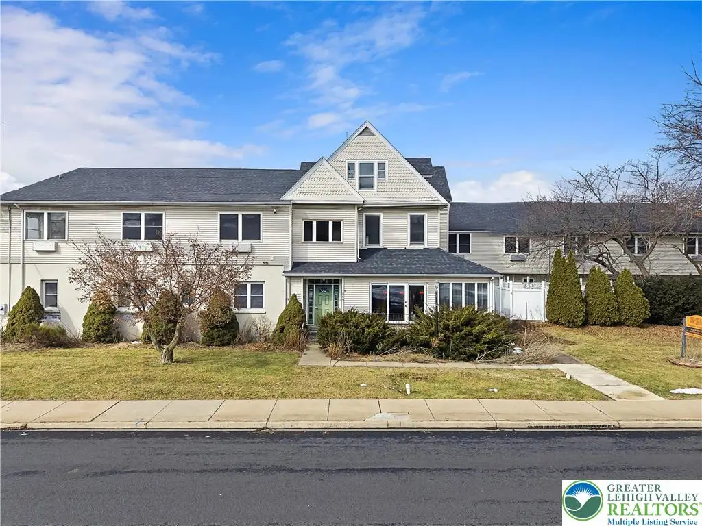 659 Broad Street, Emmaus, PA 18049 - #1