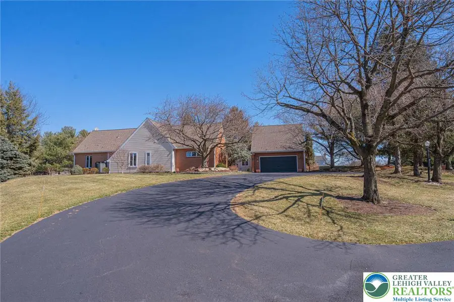 2475 Houghton Lean, Lower Macungie, PA 18062 - #3